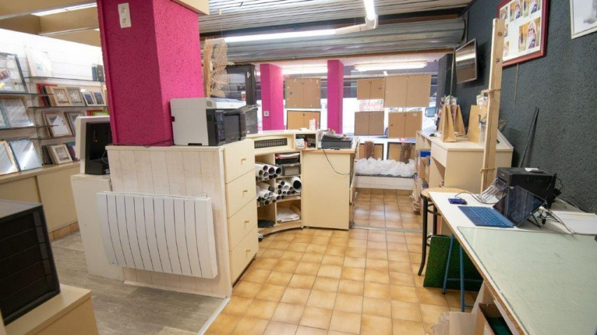 Fonds de commerce studio + boutique À billom : à reprendre - Arrond. de Clermont-Fd (63)